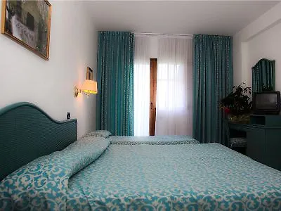 Del Golfo Hotel 3*